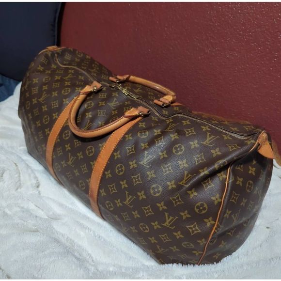 Louis Vuitton Keepall 60 Monogram Luxury Duffle Bag. VI0914 - Picture 2 of 13